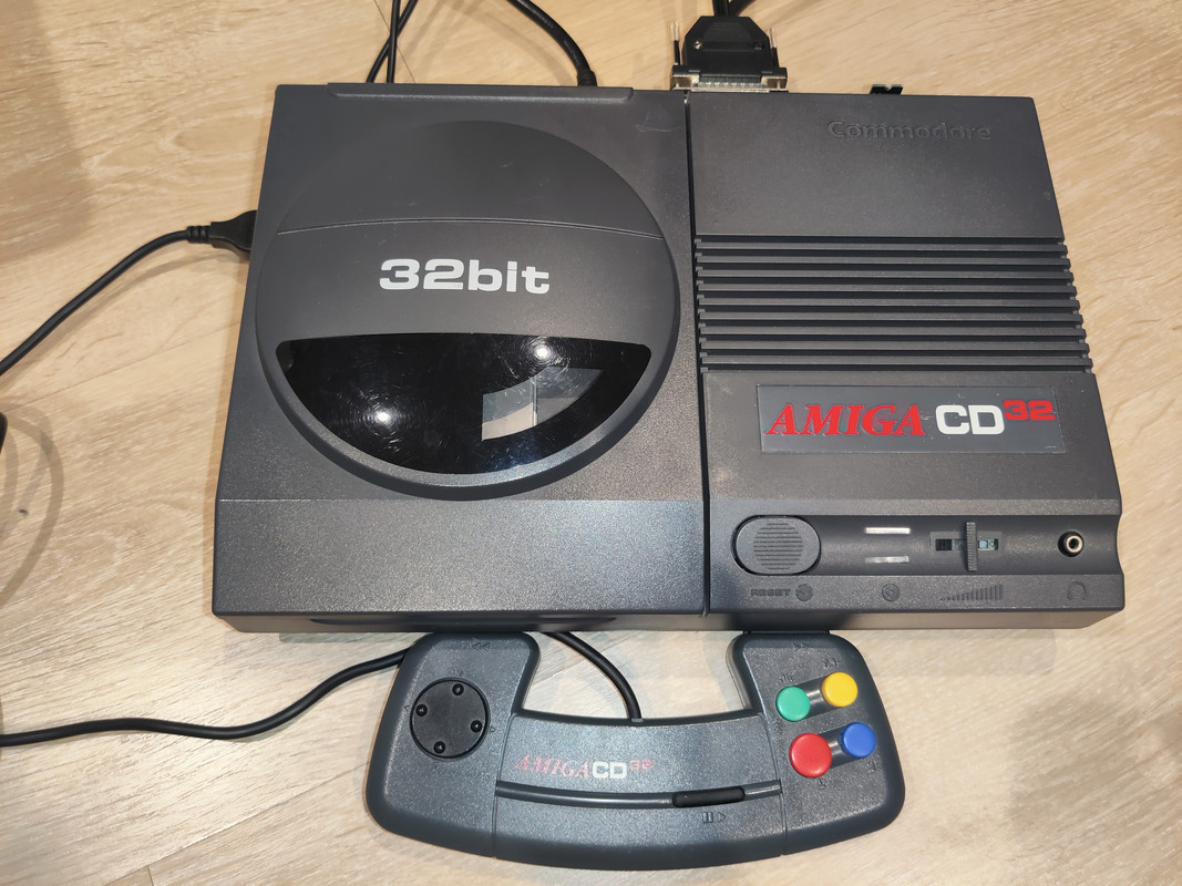 AMIGA CD32 — sistema de la colección