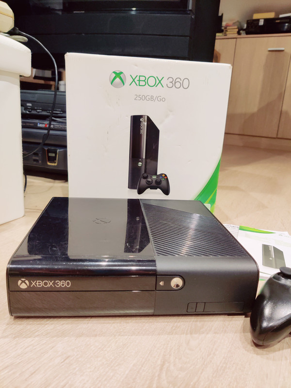 MICROSOFT XBOX360 E — sistema de la colección