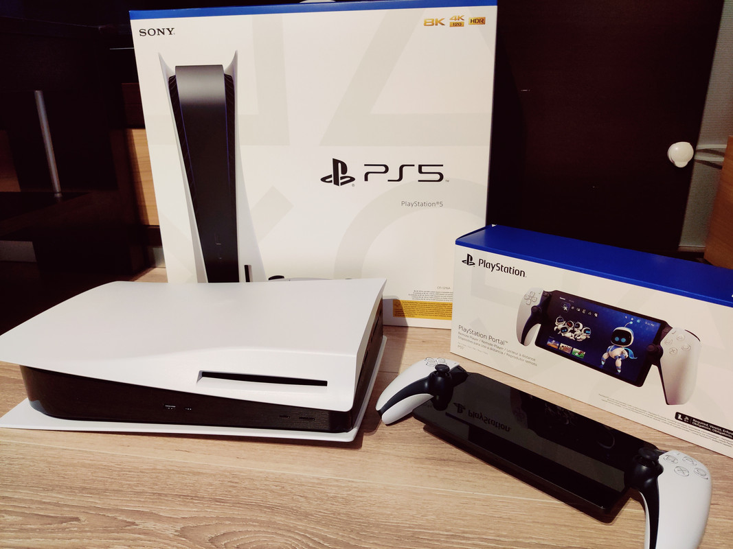 SONY PLAYSTATION 5 + PLAYSTATION PORTAL — sistema de la colección